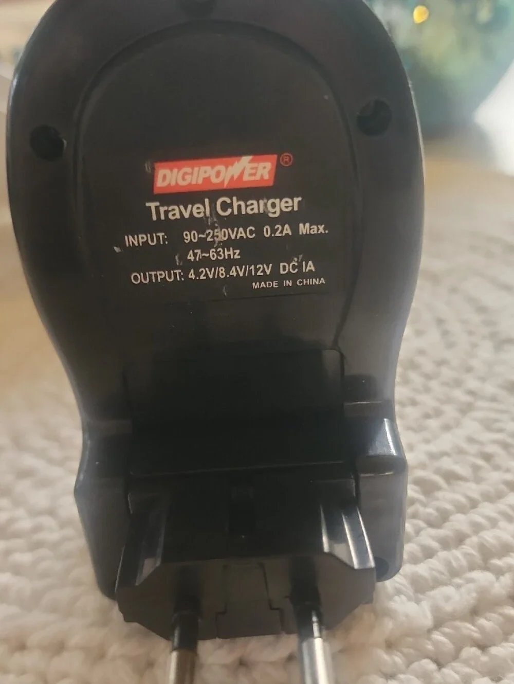 Universal Black Travel Adapter & Battery Charger for Canon Camera